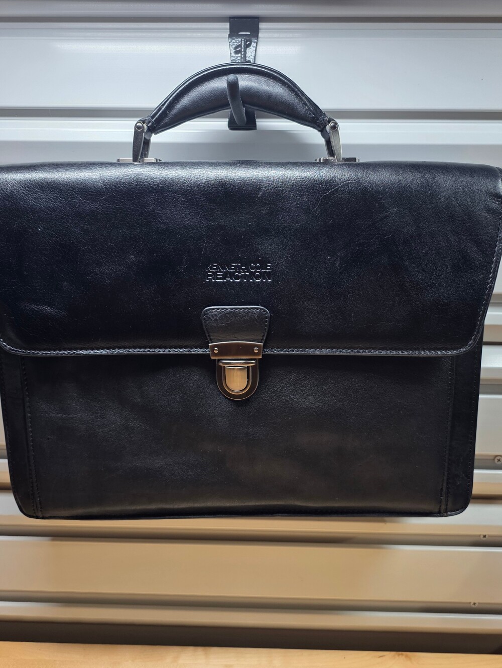 Kenneth Cole Genuine Leather Executive Briefcase Portfolio Bag – Black